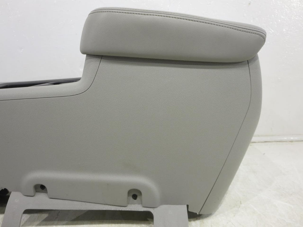 2007 - 2014 Gm Chevy Tahoe Suburban Center Console Gray #568i | Picture # 5 | OEM Seats