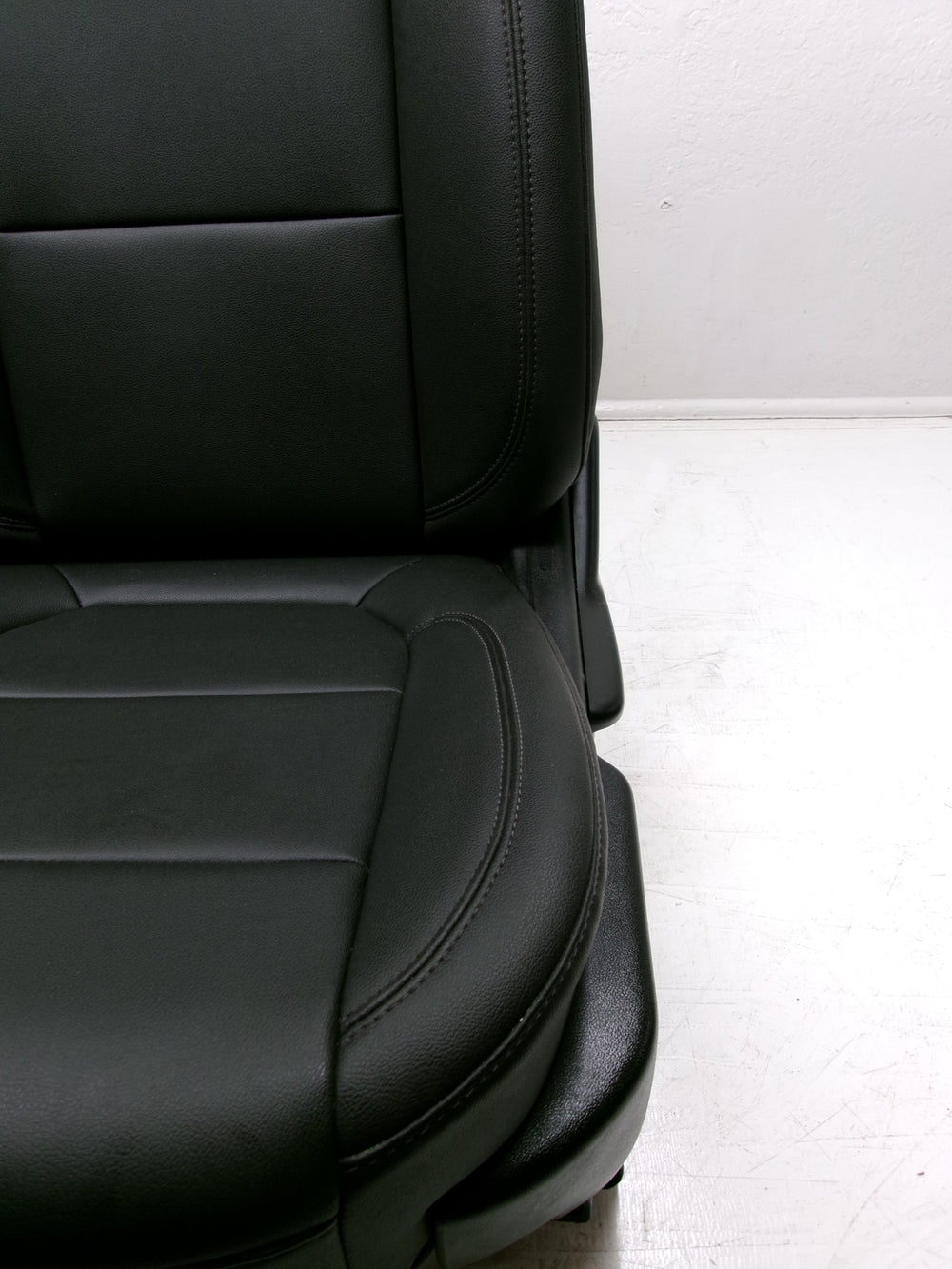 2019 - 2024 GMC Sierra Chevy Silverado Seats Black Vinyl #1429 | Picture # 6 | OEM Seats