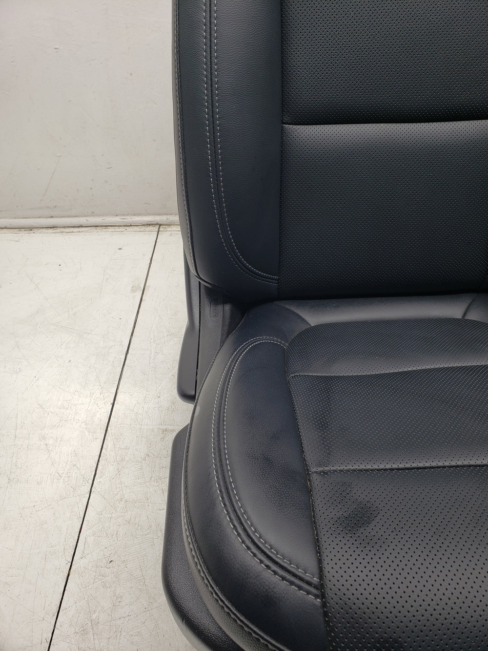 2019 - 2023 GMC Sierra Chevy Silverado Crew Cab Seats, Black Leather Vinyl Manual #1301 | Picture # 6 | OEM Seats