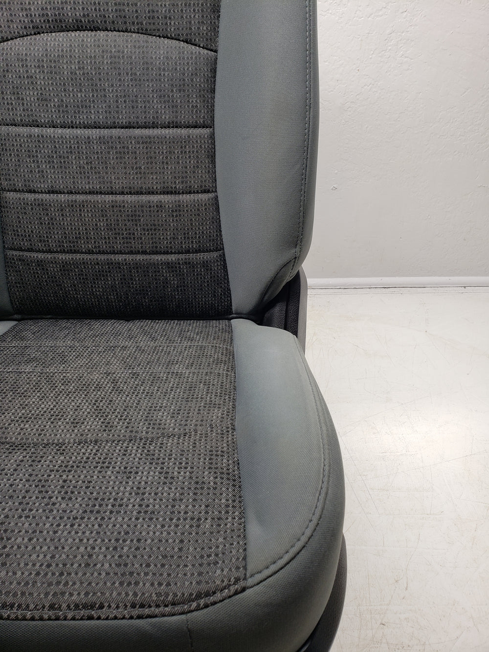 2009 - 2018 Dodge Ram Seats, Gray Cloth, Power Driver, 4th Gen #1308 | Picture # 5 | OEM Seats