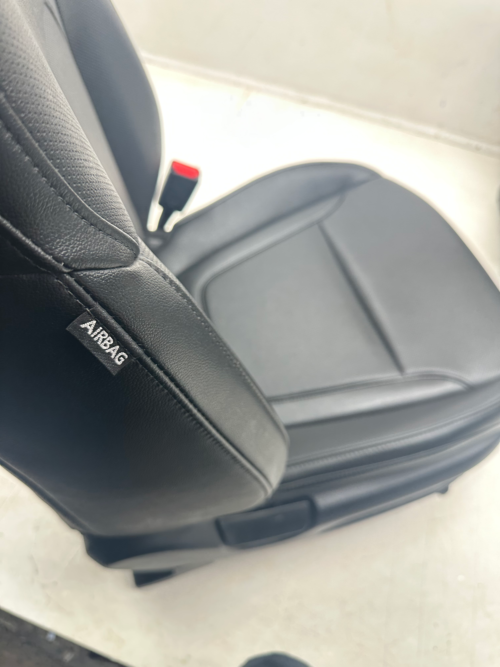 2022 - 2025 Hyundai Santa Cruz Front Seats, Night XRT, Black Leather #1083 | Picture # 10 | OEM Seats