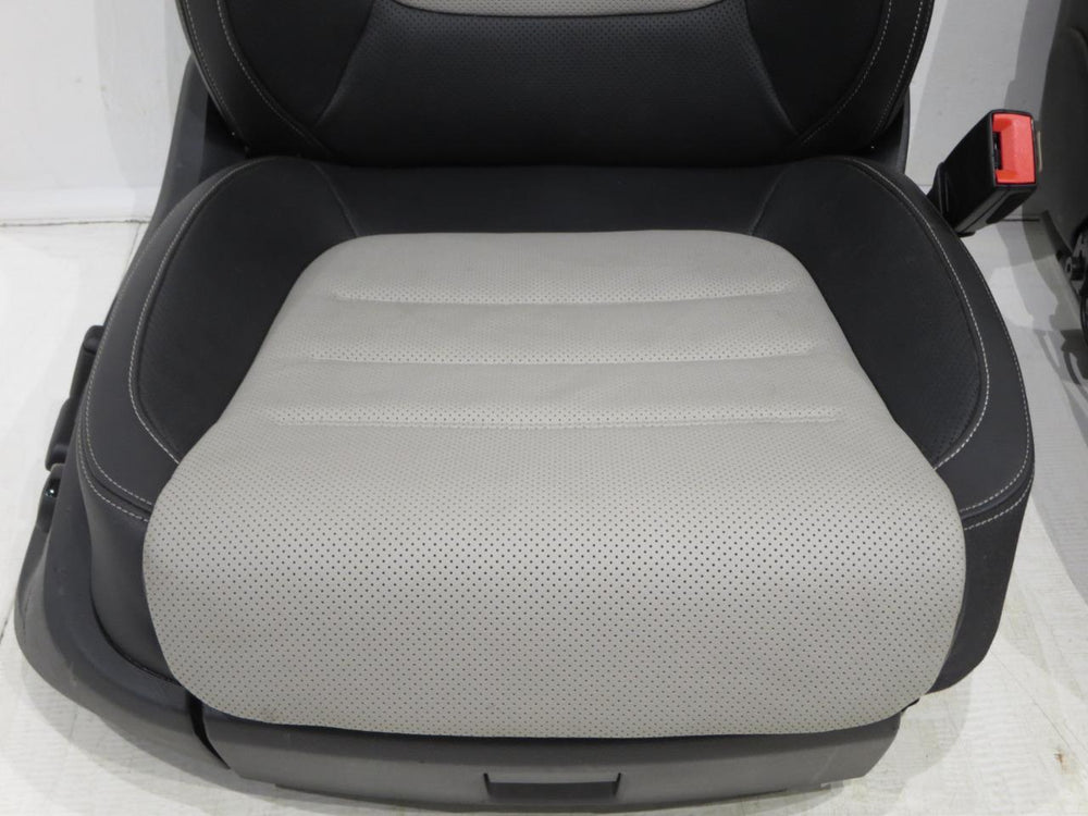 2011 - 2018 Volkswagen Touareg Front Seats Off-Black w/ Light Grey Inserts #6794i | Picture # 3 | OEM Seats