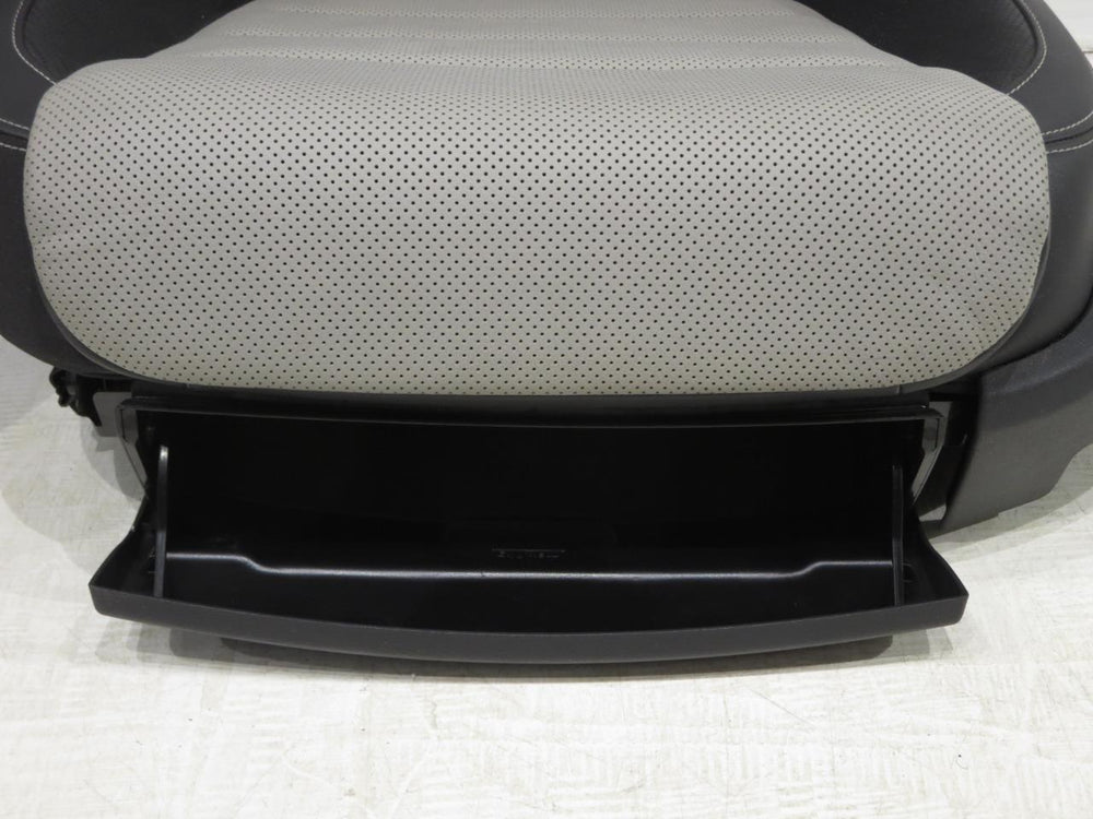 2011 - 2018 Volkswagen Touareg Front Seats Off-Black w/ Light Grey Inserts #6794i | Picture # 10 | OEM Seats