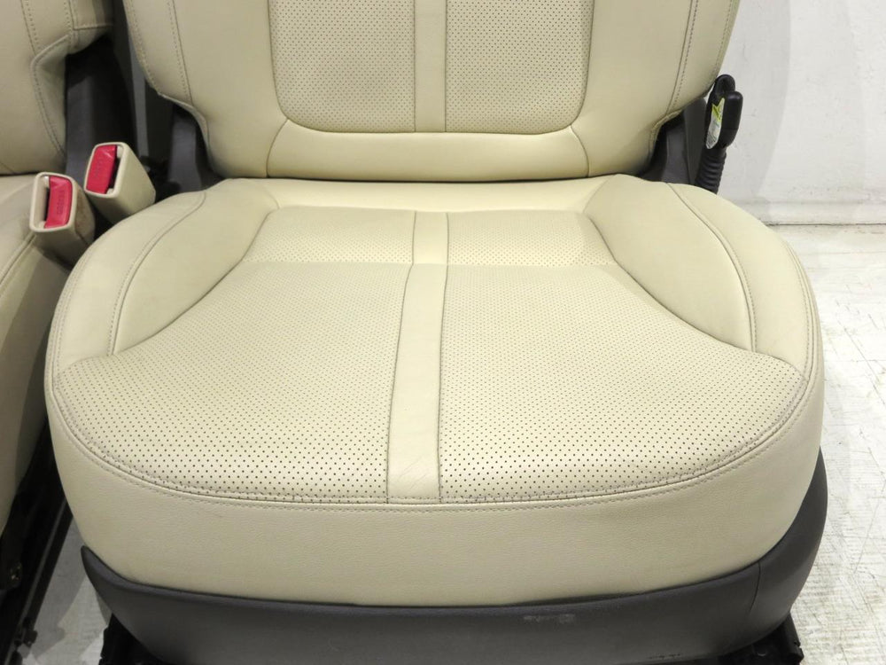 2013 - 2018 Beige K900 Kia Front Seats #7357i | Picture # 4 | OEM Seats