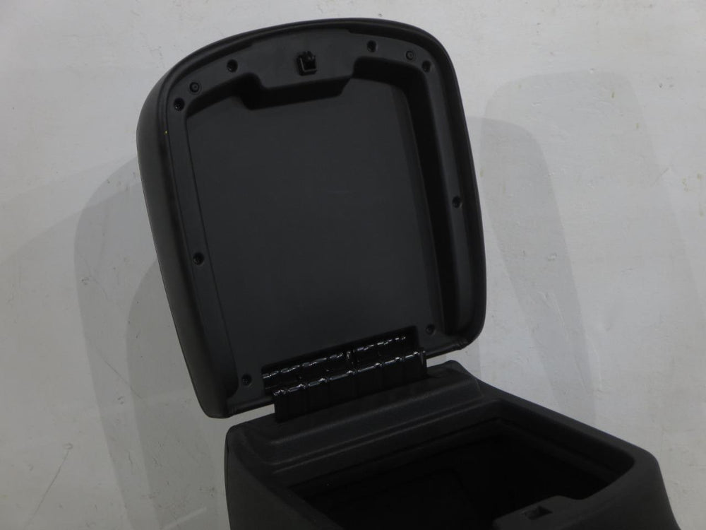 2007 - 2014 Chevy Tahoe Suburban Center Console Black w/ Rosewood #030i | Picture # 13 | OEM Seats