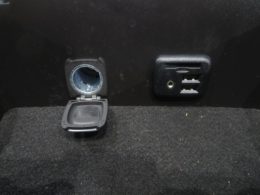 Chevy Gm Sierra Silverado Cloth Jump Seat Console Usb 2014 2015 2016 2017 2018 | Picture # 14 | OEM Seats
