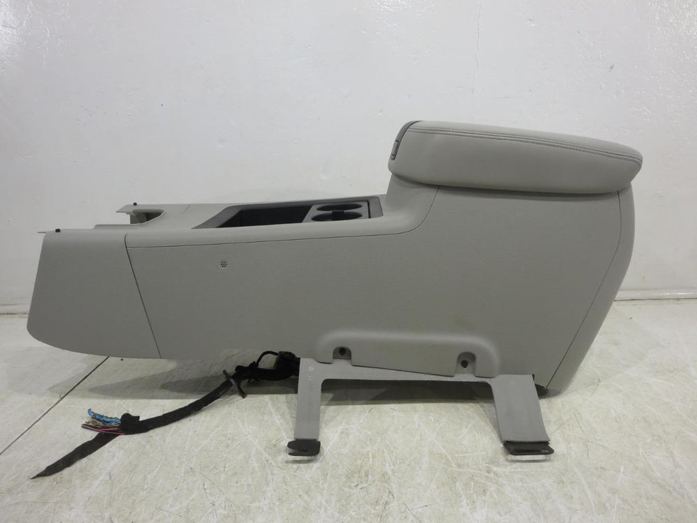 2007 - 2014 Gm Chevy Tahoe Suburban Center Console Gray #568i | Picture # 4 | OEM Seats