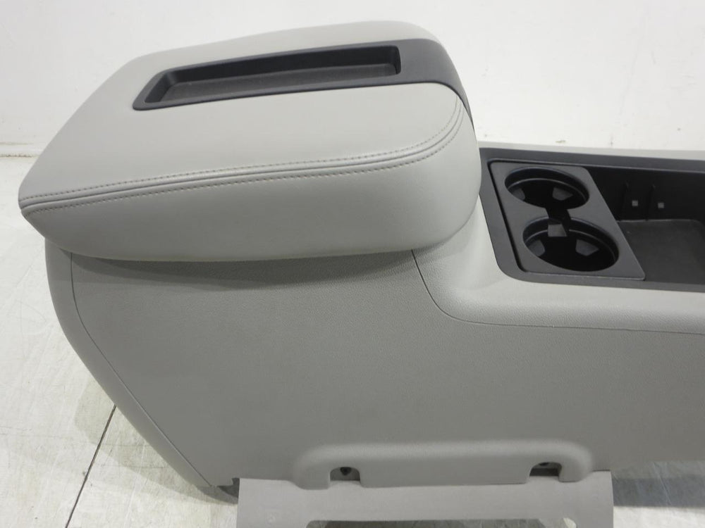 2007 - 2014 Gm Chevy Tahoe Suburban Center Console Gray #568i | Picture # 10 | OEM Seats