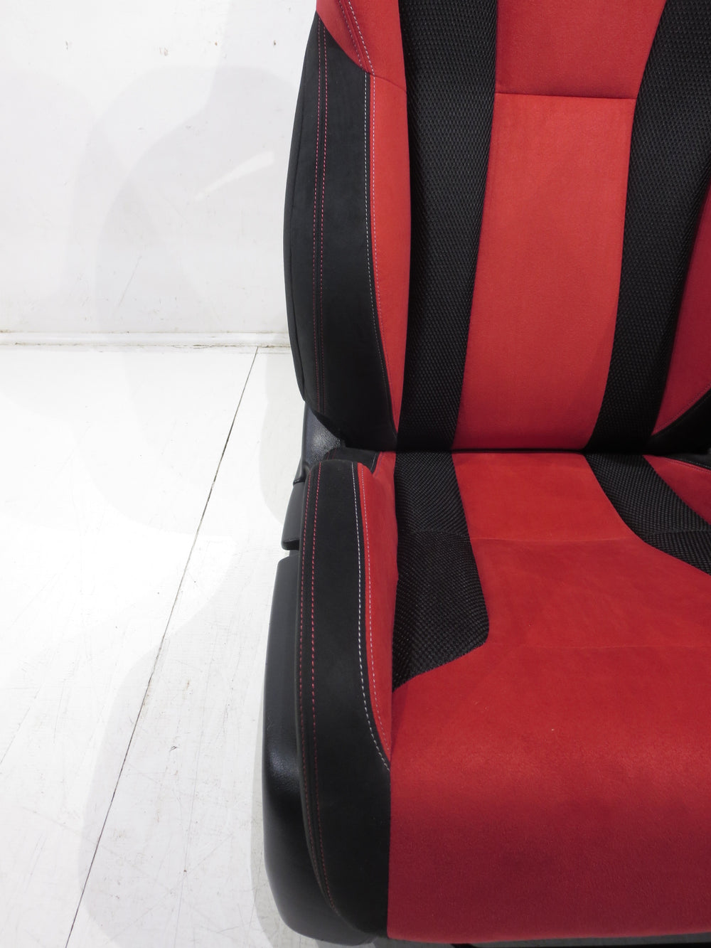 Honda Civic FK8 Type R OEM Red Black Suede Seats 2016 2017 2018 2019 2020 2021 | Picture # 9 | OEM Seats