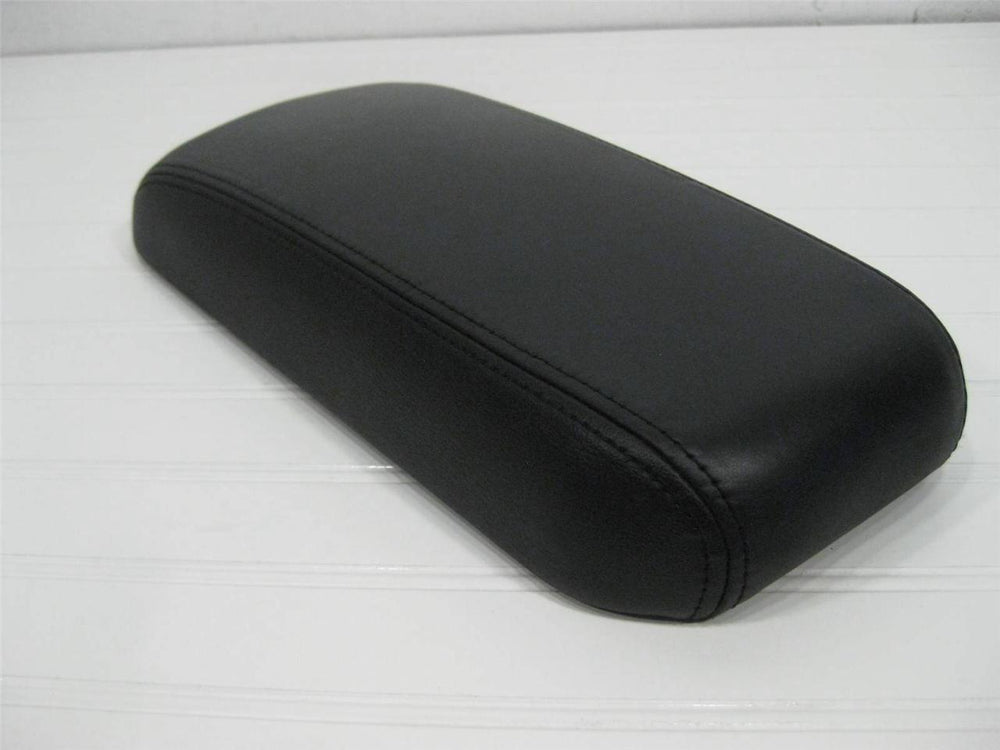 1996 - 2002 Cadillac Eldorado Console Lid Arm Rest Black Leather | Picture # 4 | OEM Seats