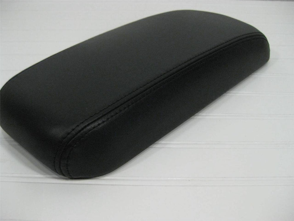 1996 - 2002 Cadillac Eldorado Console Lid Arm Rest Black Leather | Picture # 5 | OEM Seats