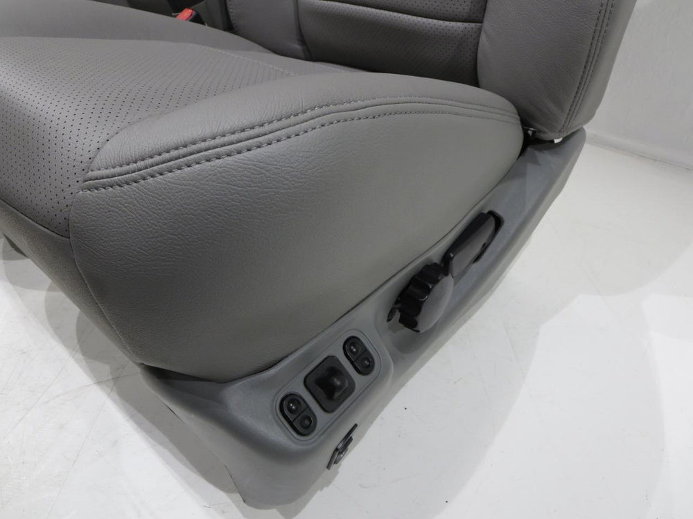 2003 - 2007 Custom Air Conditioned Ford Super Duty F250 Seats #005a | Picture # 8 | OEM Seats